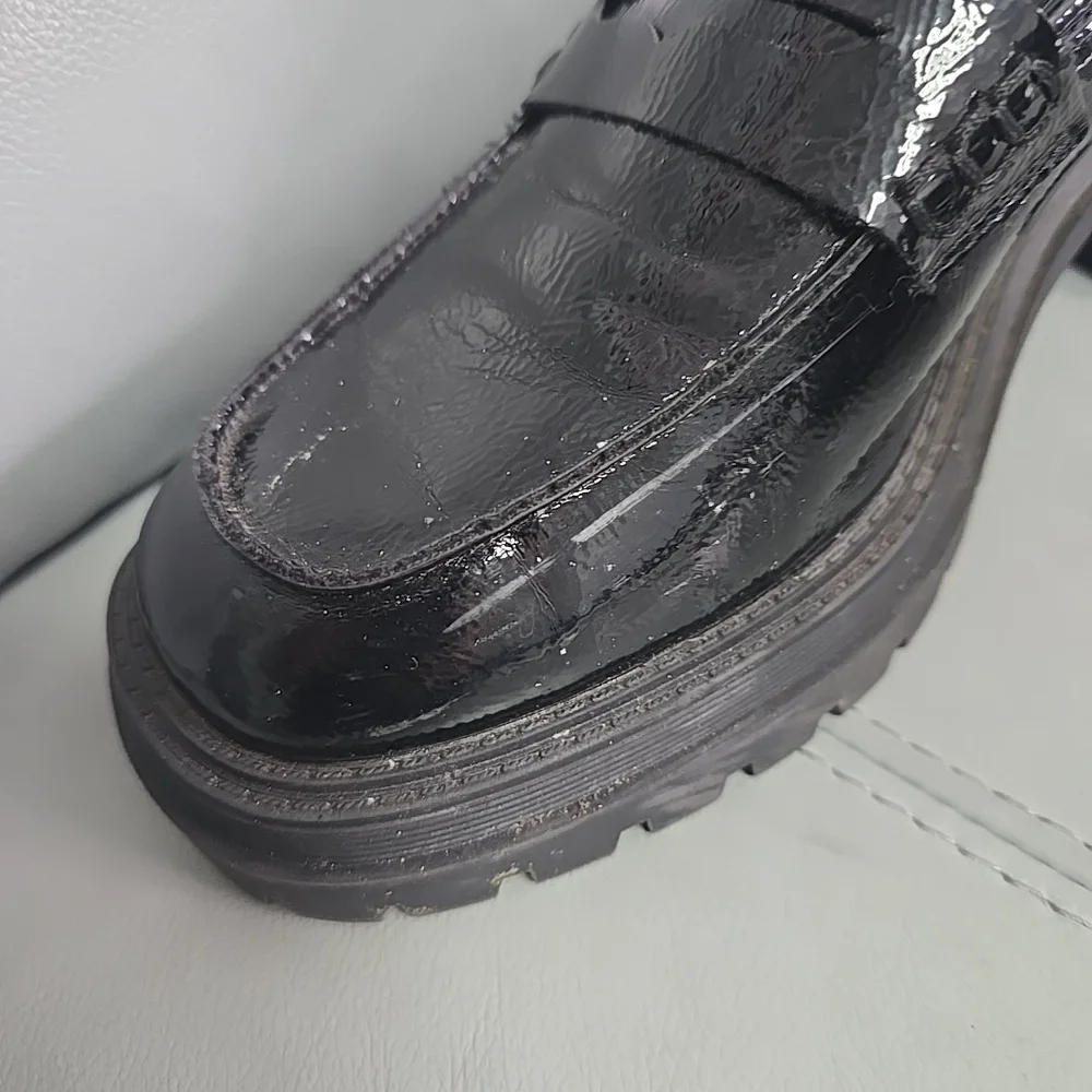 Seychelles Womens Black Patent‎ Leather With Chunky Lug Sole Loafers Size 8.5